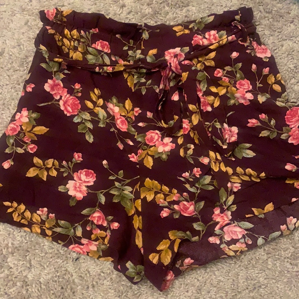 American eagle flowy floral shorts